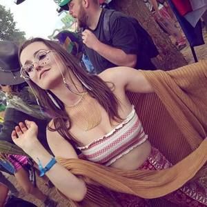 Meet your Posher, Brooke